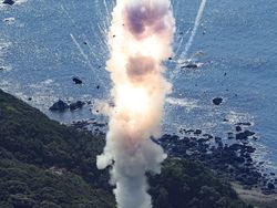 Detik-detik Roket Jepang Meledak Sesaat Peluncuran Menuju Orbit