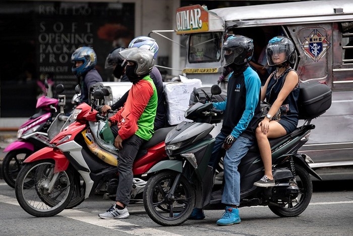 Pengendara motor di Filipina.
