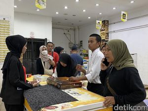 Legitnya Kurma Lawang Agung yang Diserbu Pembeli di Awal Ramadan