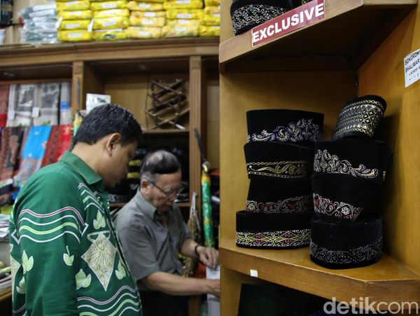 Penjualan Kopiah Meningkat Saat Ramadan, Ini Potretnya