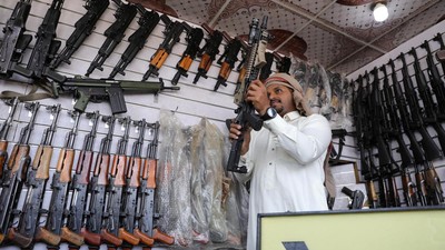 Perdagangan Senjata Api di Yaman Meningkat Imbas Siatusi yang Memanas