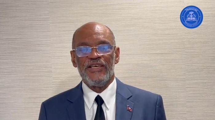 PM Haiti Mengundurkan Diri di Tengah Kerusuhan Geng Bersenjata Haiti's Prime Minister Ariel Henry speaks while addressing the nation, at an unidentified location on a date given as March 11, 2024, in this screengrab obtained from a handout video. Prime Minister of the Republic of Haiti via X/Handout via REUTERS THIS IMAGE HAS BEEN SUPPLIED BY A THIRD PARTY MANDATORY CREDIT. NO RESALES. NO ARCHIVES