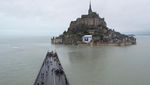 Potret Mont Saint Michel Kembali Mengapung di Tengah Lautan