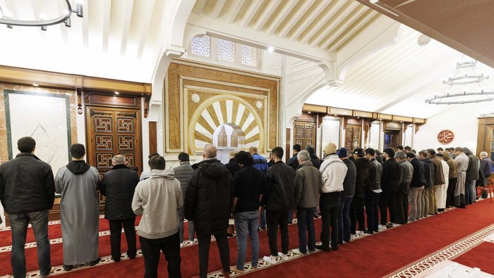 GRANADA, SPAIN - MARCH 12: People pray inside the mosque of Granada during the Muslim holy fasting month of Ramadan in Granada, Spain on March 12, 2024. (Photo by Alex Camara/Anadolu via Getty Images)