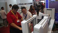 Pameran ini menghadirkan lebih dari 800 peserta.  