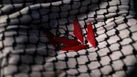 Warga membawa gantungan kuci bergambar peta Gaza.  