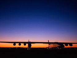 Mencapai titik ini merupakan perjalanan berliku bagi Stratolaunch. Perusahaan ini didirikan pada tahun 2011 oleh Burt Rutan dan salah satu pendiri Microsoft Paul Allen dengan target mengembangkan roket orbital. Foto: Stratolaunch