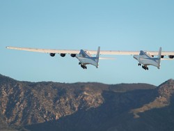 Momen Bersejarah Pesawat Terbesar di Dunia Sukses Terbang