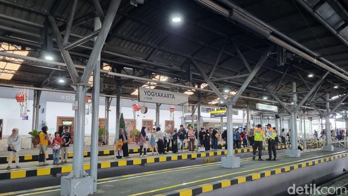 Suasana Stasiun Tugu Jogja. Foto diunggah Rabu (13/3/2024)