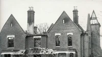 Meski diganggu dengan berbagai cara, hantu di Borley Rectory tidak mengancam nyawa keluarga mereka hingga Henry Foyster Bull meninggal dunia pada Juni 1927. Foto: via Burials and Beyond