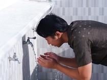 Doa Sebelum Wudhu Lengkap dengan Latin dan Artinya