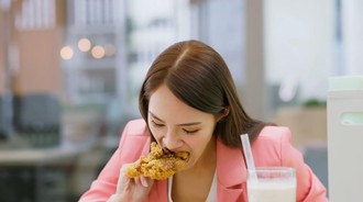 Kepribadian Orang yang Makan Cepat VS Lama, Kamu Termasuk Mana?