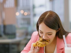 Kepribadian Orang yang Makan Cepat VS Lama, Kamu Termasuk Mana?