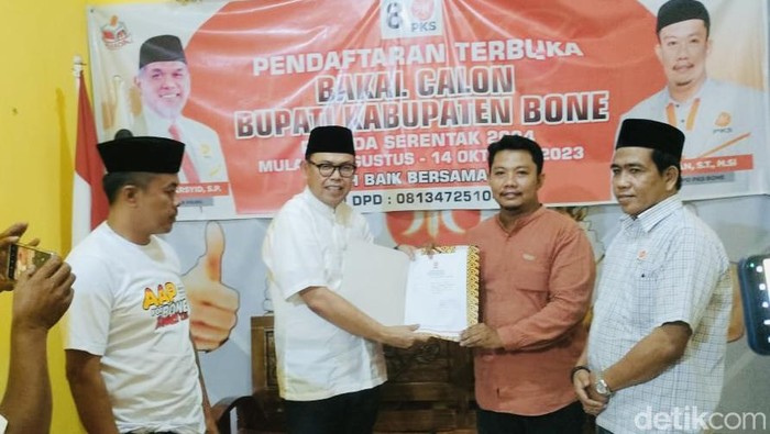 Andi Akmal Pasluddin mendaftar bakal calon Bupati Bone ke DPD PKS.