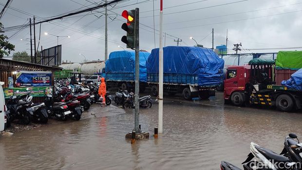 Potret sejumlah kawasan di Kota Semarang yang masih terendam banjir, Kamis (14/3/2024).
