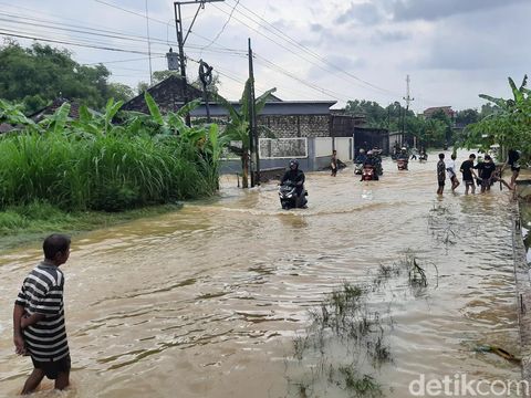 Banjir di jalan Jakenan, Kabupaten Pati, Kamis (14/3/2024) pagi.