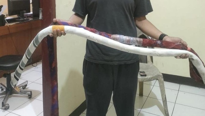 Barang bukti perang sarung