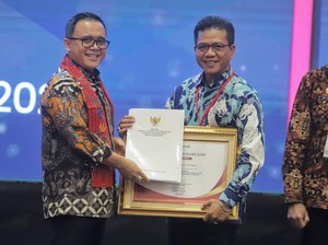 Penuhi Kebutuhan ASN, Bupati Bandung Raih Penghargaan dari KemenPAN-RB