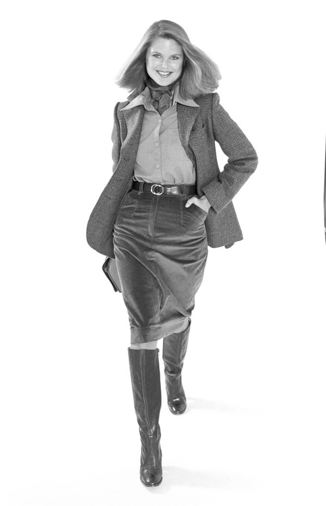 Setelah menjadi model Sports Illustrated, Christie Brinkley eksis di berbagai catwalk brand ternama. Dia sudah pernah tampil di lebih dari 500 sampul majalah dan berjalan sebagai model untuk banyak brand. Foto: Getty Images/Susan Wood/Getty Images