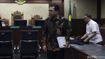 Ekspresi Mantan Sekretaris MA Hasbi Hasan Dituntut 164 Bulan Penjara