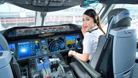 Viral Wanita 25 Tahun Ini Jadi Pilot Termuda, Parasnya Curi Atensi