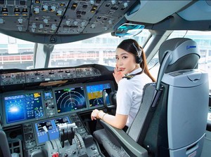 Viral Wanita 25 Tahun Ini Jadi Pilot Termuda, Parasnya Curi Atensi