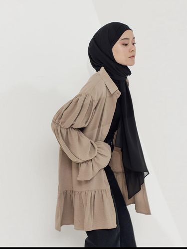 Gaya Hijab Simple ala Artis