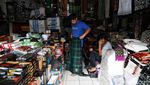 Ramadan Bawa Berkah, Penjualan Sajadah dan Sarung Meningkat