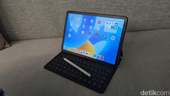 MatePad 11.5 PaperMatte Edition lengkap dengan stylus M-Pencil generasi kedua dan Smart Keyboard. Foto: Virgina Maulita Putri/detikINET