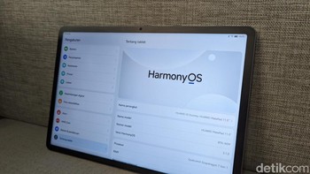 MatePad 11.5 PaperMatte Edition ditenagai chipset Snapdragon 7 Gen 1 serta RAM 8GB dan memori internal 256GB. Tablet ini menjalankan HarmonyOS 3.1. Foto: Virgina Maulita Putri/detikINET