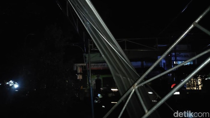 Kerusakan yang terjadi usai hujan disertai angin di Gunungkidul, Kamis (14/3/2024).