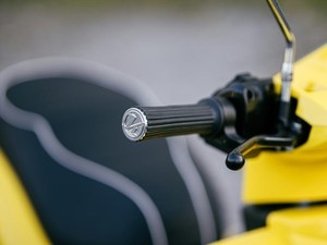 Turis Tetap Ngegas Motoran Walau Ada Polisi, Berujung di Pengadilan Deh!