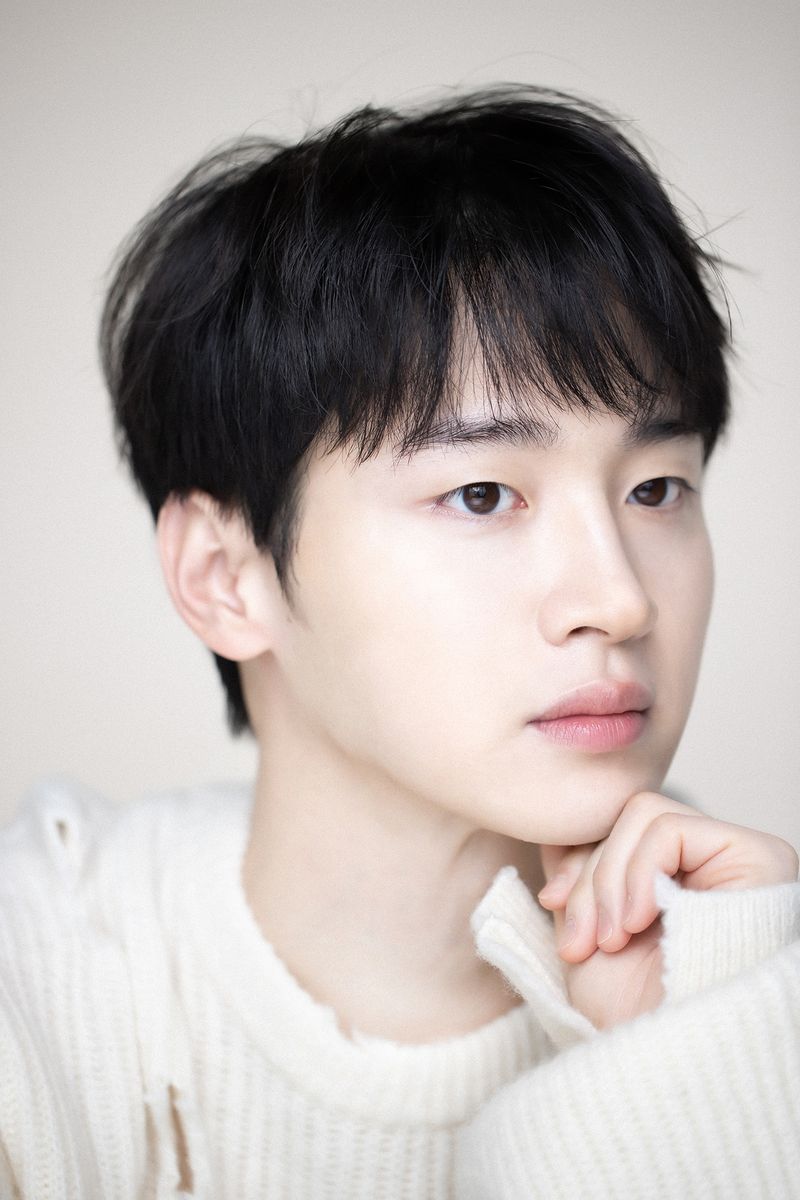 Aktor Jang Dong Yoon kini gabung BH Entertainment.