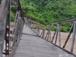 Belum Setahun Diperbaiki, Jembatan Termanu di Kupang Nyaris Ambruk