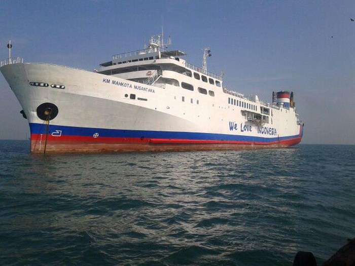 Kapal Ferry rute jarak jauh