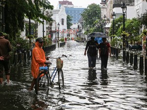 BMKG: Jateng Waspada Hujan Plus Petir-Angin Kencang Sampai 18 Desember