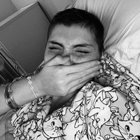 “Saya memulai TikTok untuk mengekspresikan perjalanan saya dan menunjukkan kepada orang-orang kehidupan saya yang hidup dengan kanker, naik turunnya kondisi saya,” ungkap Leah Foto: Dok. Instagram @xx_leahsmith