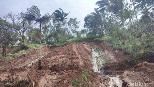 Lokasi tanah longsor menimpa Villa Yeh Baat Jatiluwih by The Lavana di Desa Jatiluwih, Kecamatan Penebel, Tabanan, Bali. (Ahmad Firizqi Irwan)