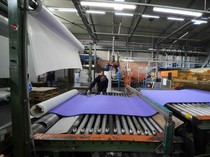 Melihat Pembuatan Lintasan Atletik untuk Olimpiade Paris 2024