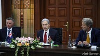 Salah satu isu yang dibahas dalam pertemuan ini adalah pengembangan kerja sama ekonomi.