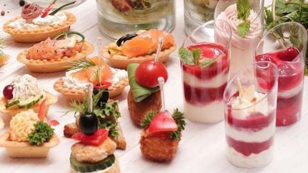 Buka bersama (bukber) erat kaitannya dengan tradisi Ramadan di Indonesia. Berikut ini 10 paket menu bukber di sederet hotel di Surabaya.