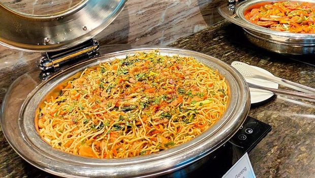 Buka bersama (bukber) erat kaitannya dengan tradisi Ramadan di Indonesia. Berikut ini 10 paket menu bukber di sederet hotel di Surabaya.