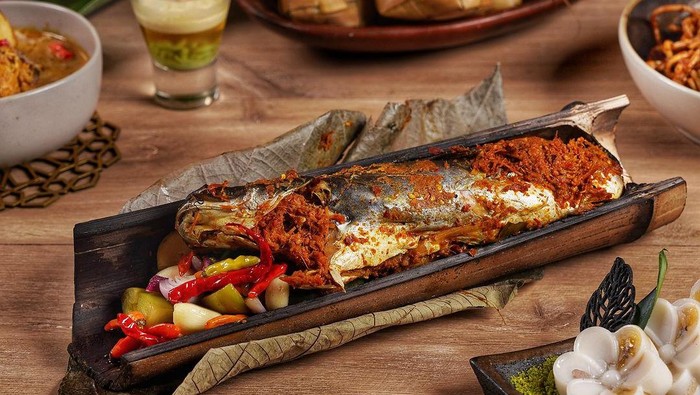 Buka bersama (bukber) erat kaitannya dengan tradisi Ramadan di Indonesia. Berikut ini 10 paket menu bukber di sederet hotel di Surabaya.