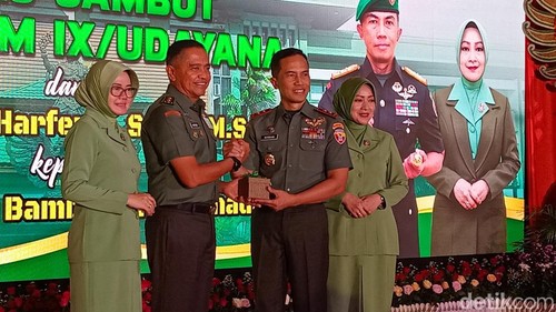 Pangdam IX/Udayana Mayjen Bambang Trisnohadi dalam acara pisah sambut di Denpasar, Kamis (14/2/2024).