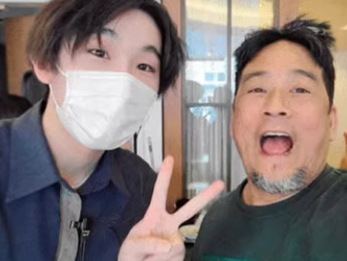 Pelayan resto mirip Suga BTS