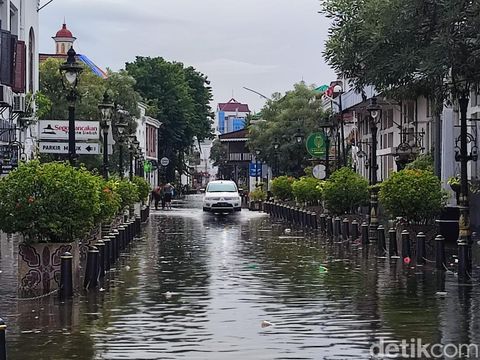 Penampakan Kota Lama Semarang yang tergenang banjir, Kamis (14/3/2024) pagi.