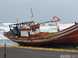Pencarian 2 Nelayan Hilang di Pantai Glagah Terkendala Cuaca Buruk