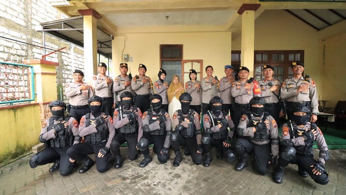 Polres Bojonegoro silaturahmi keluarga pelaku cikal bakal pasukan perintis Polri