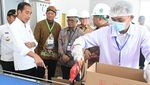 Jokowi Pamer Minyak Makan Merah yang Katanya Lebih Murah