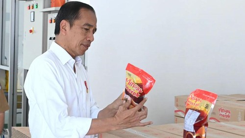 Presiden Jokowi meresmikan pabrik minyak makan merah
